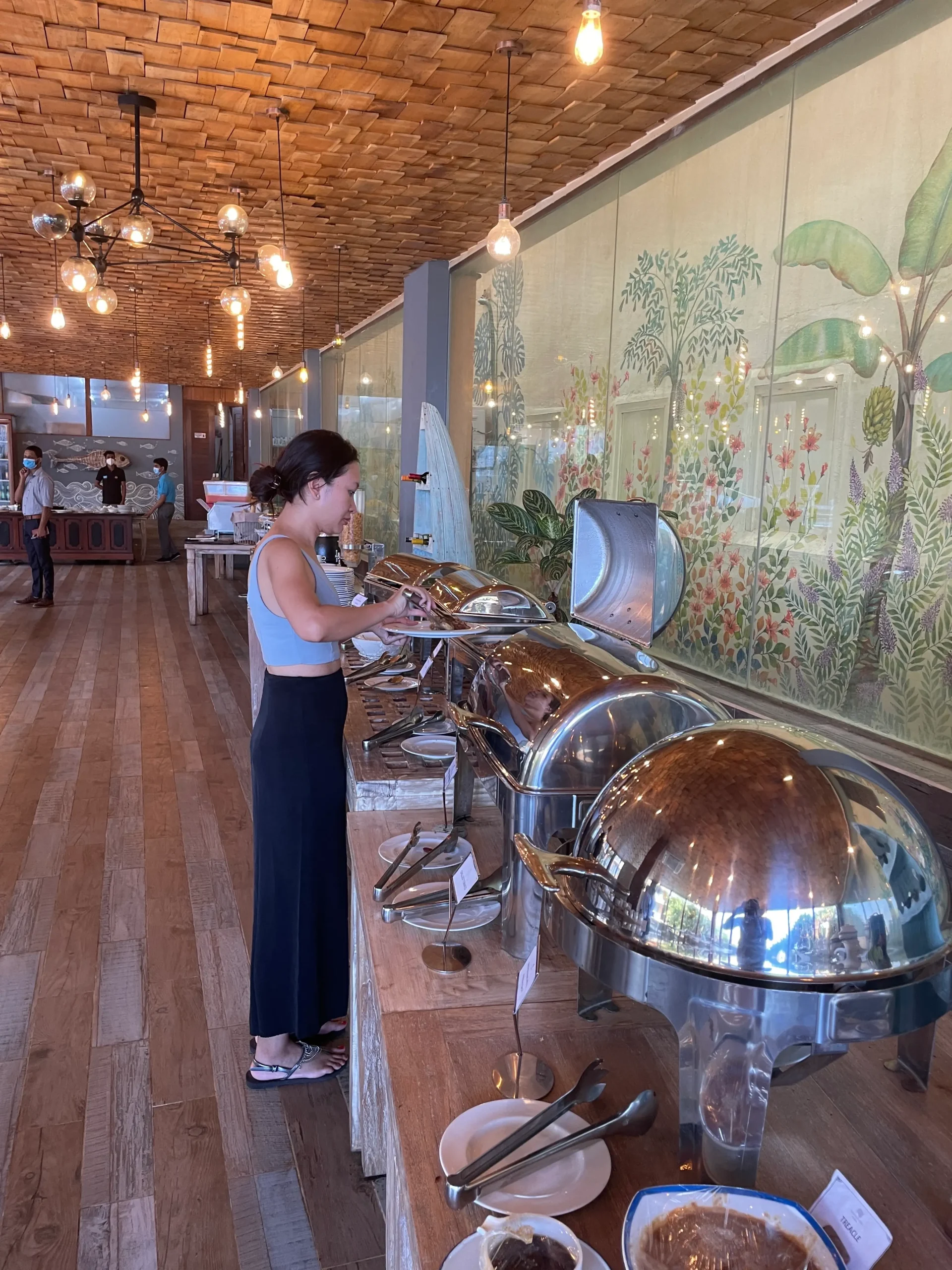 Dining at Thaproban Pavilion